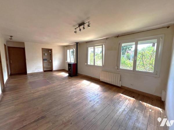 Maison de plain pied 3 chambres sur terrain de 13.5 ares à BREGILLE