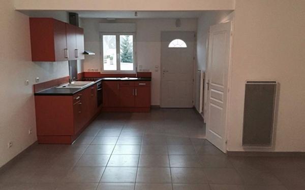 Maison à louer    3 pièces •  Saint-Aignan-le-Jaillard