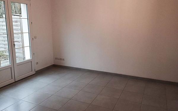 Maison à louer    3 pièces •  Saint-Aignan-le-Jaillard