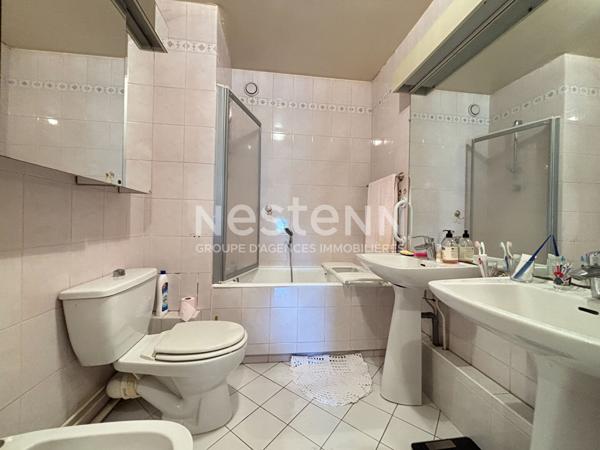 NESTENN IGNY  Appartement familial 5 pièces 107 m² avec extérieur, situé au 6? et dernier étage, vue panoramique, au sein du Parc de Diane avec tennis, piscine et Club House, aires de jeux. Commerces, écoles et transports à proximité (ligne V et bus). A