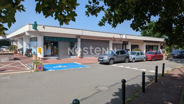 NESTENN IGNY  Appartement familial 5 pièces 107 m² avec extérieur, situé au 6? et dernier étage, vue panoramique, au sein du Parc de Diane avec tennis, piscine et Club House, aires de jeux. Commerces, écoles et transports à proximité (ligne V et bus). A