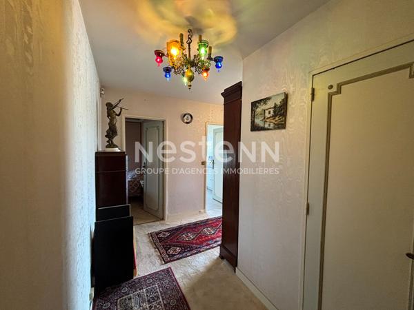NESTENN IGNY  Appartement familial 5 pièces 107 m² avec extérieur, situé au 6? et dernier étage, vue panoramique, au sein du Parc de Diane avec tennis, piscine et Club House, aires de jeux. Commerces, écoles et transports à proximité (ligne V et bus). A
