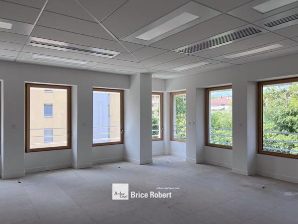 Bureaux à louer à Lyon Part-Dieu avec terrasses privatives et certifications