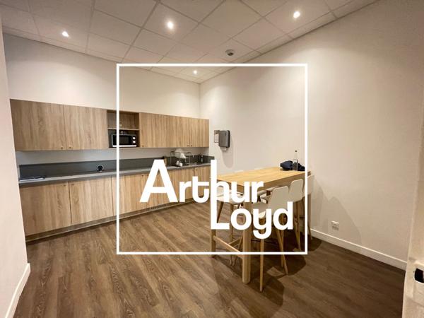 Bureaux à louer 276 m² Montpellier Jeu de Paume accès terrasse