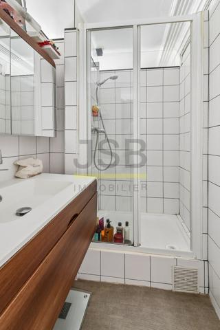 75002 - PETITS CARREAUX/MONTORGUEIL - GRAND 2 PIECES TYPE HAUSSMANNIEN