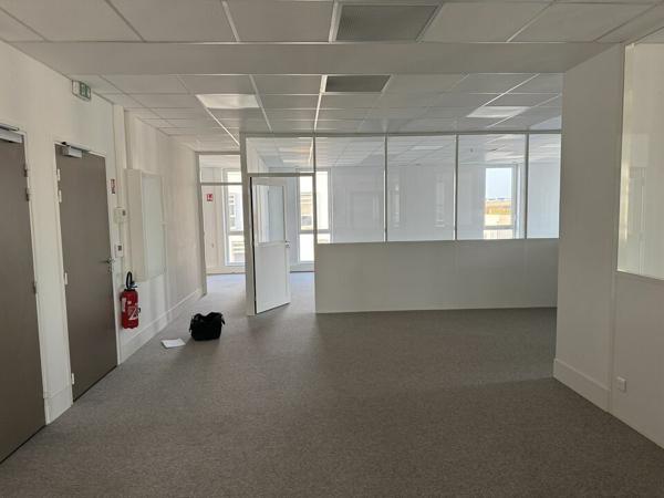 TOURS NORD BUREAUX A LOUER 233 M² 6 PARKINGS