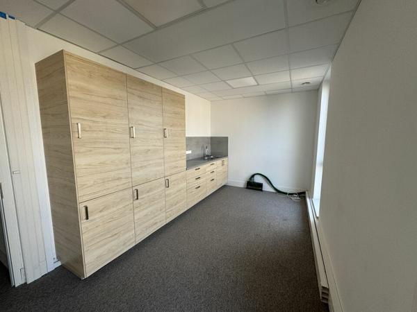 TOURS NORD BUREAUX A LOUER 233 M² 6 PARKINGS