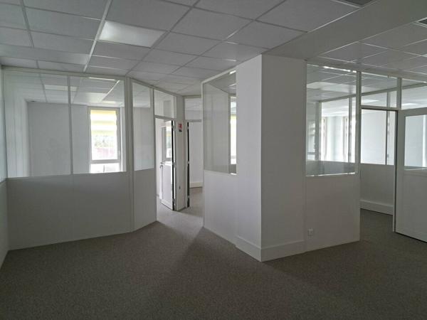 TOURS NORD BUREAUX A LOUER 233 M² 6 PARKINGS