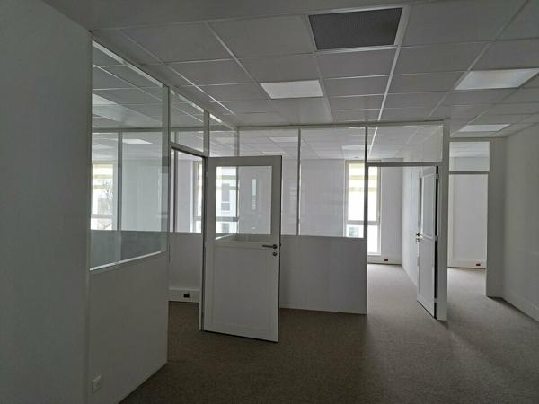 TOURS NORD BUREAUX A LOUER 233 M² 6 PARKINGS