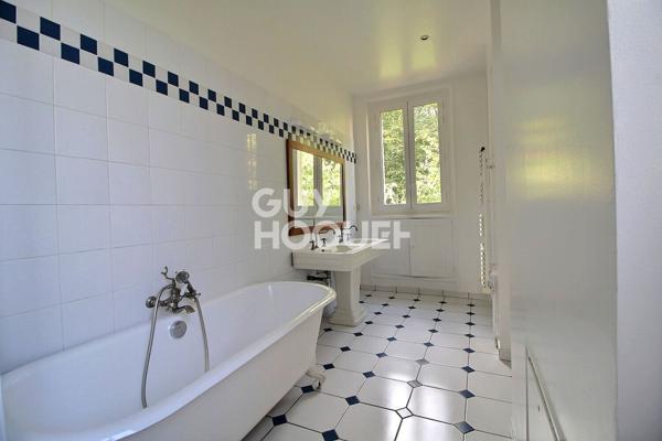 Location : DUPLEX 7 pièces de 210 m² à CHAVILLE en bordure de forêt