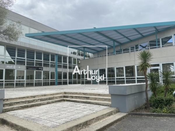Bureaux à louer à Labège avec accès transports et surfaces rénovées