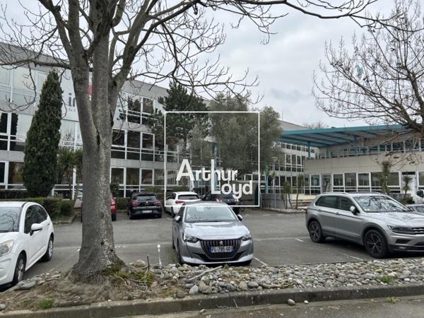 Bureaux à louer à Labège avec accès transports et surfaces rénovées
