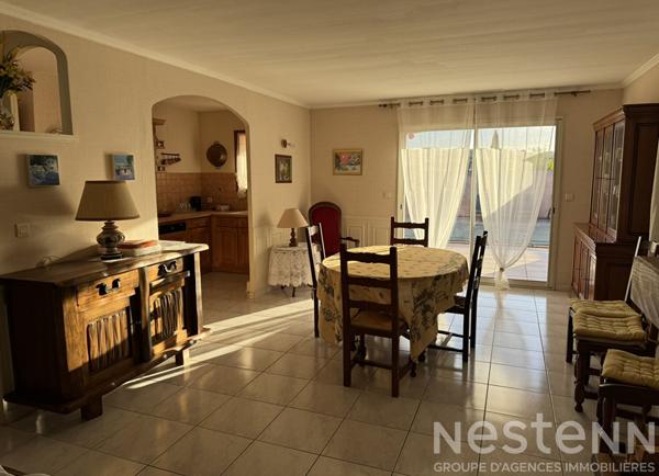 Pavillon plain-pied quatre faces avec terrain piscine dépendance et bonne exposition à Cazilhac proche Carcassonne