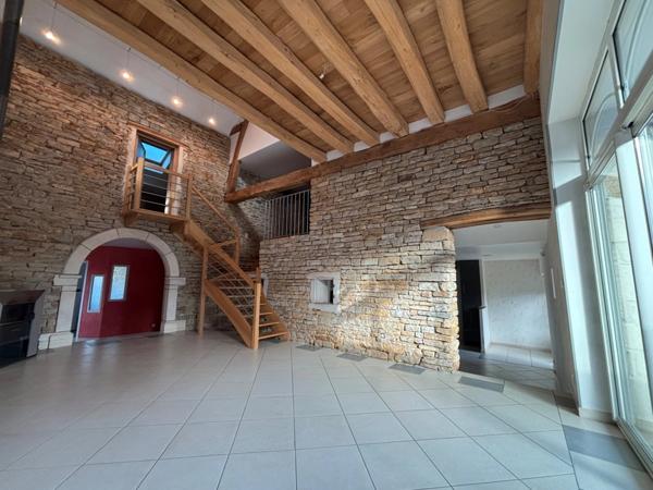 Maison à vendre 5 pièces proche de SAINT-GENGOUX-LE-NATIONAL (71)