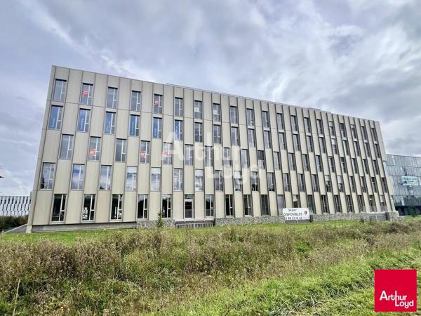 Idéalement situé avec visibilité rocade