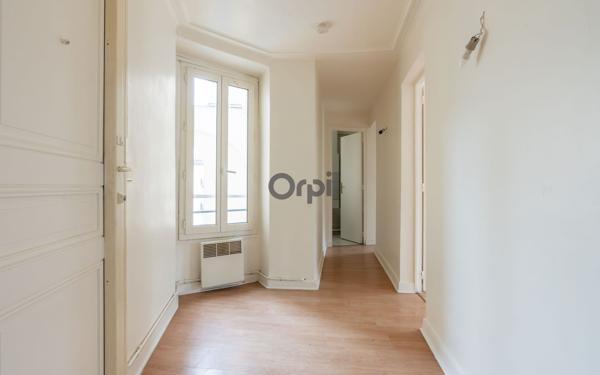 Appartement à vendre    2 pièces • 52,66 m2 Paris 10