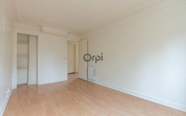 Appartement à vendre    2 pièces • 52,66 m2 Paris 10