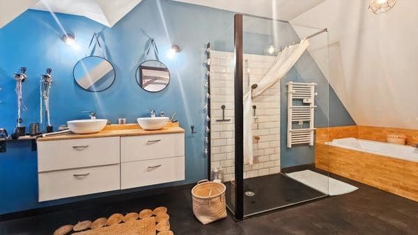 Maison à vendre, bigourdane rénové de 8 pièces avec garage jardin et piscine HORGUES (65)