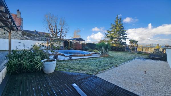 Maison à vendre, bigourdane rénové de 8 pièces avec garage jardin et piscine HORGUES (65)