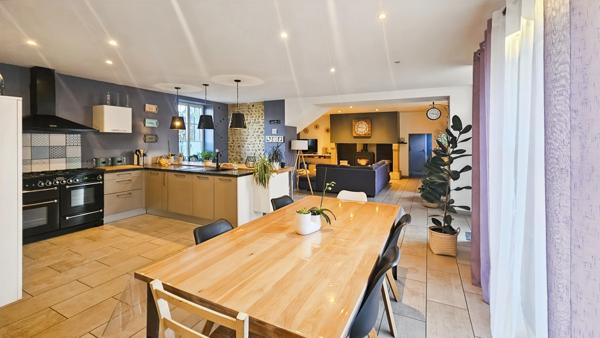 Maison à vendre, bigourdane rénové de 8 pièces avec garage jardin et piscine HORGUES (65)