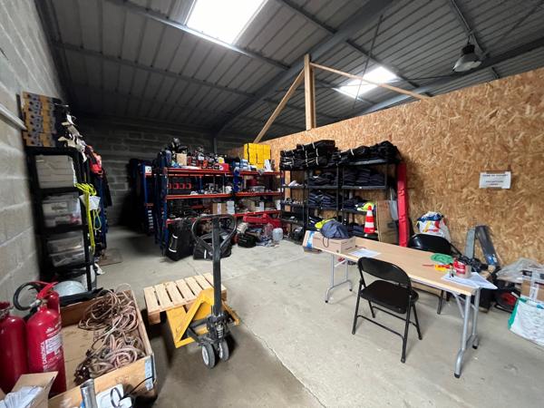 A LOUER BUREAUX PONTCHATEAU 200M2 ZI ABBAYE