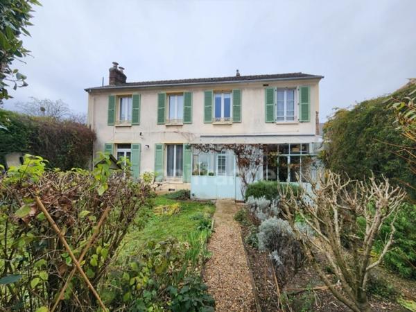 VERNON HYPERCENTRE - Maison ancienne avec studio indépendant