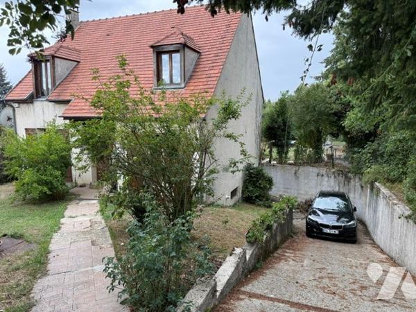 A vendre Maison à Andilly  (95580), 6 pièces, 110 m² habitables, 4 chambres, jardin et terrasse.
