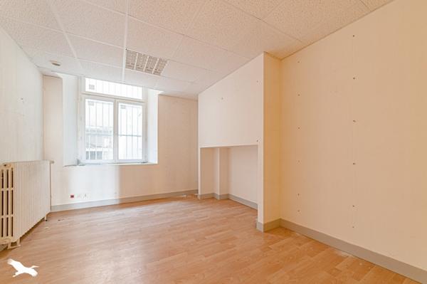 Immeuble à vendre 202 920 € Saint-Junien 300 m² DPE C