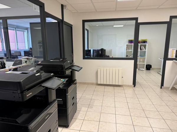 LA RICHE BUREAUX A LOUER 200 M² PROXIMITE PERIPHERIQUE STATIONNEMENT FACILE