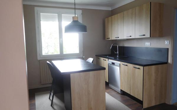 Maison à louer    4 pièces • 105,50 m2 Saint-Yrieix-la-Perche