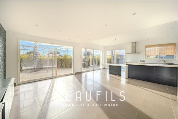 Aigues-Mortes (30220) EXCLUSIVITÉ - AIGUES-MORTES – VILLA CONTEMPORAINE 113.20M² – PISCINE & GARAGE