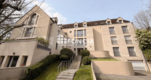 À vendre Studio 25.65 m² - Le Port-marly 78560