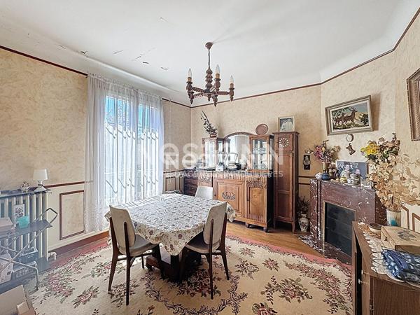 A vendre maison à Morangis avec terrain pouvant être divisé, dans un secteur calme et pavillonnaire proche des commerces et des écoles