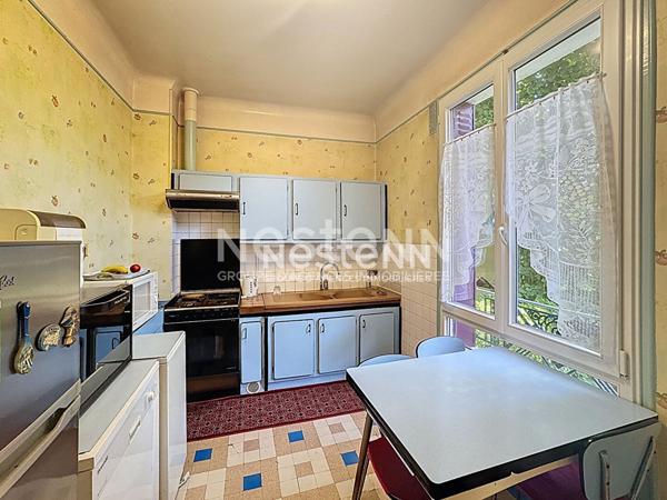 A vendre maison à Morangis avec terrain pouvant être divisé, dans un secteur calme et pavillonnaire proche des commerces et des écoles