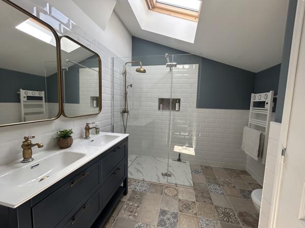 Belle maison de campagne avec vu magnifique sur la vallée