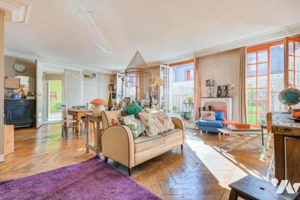  PARIS 8ème - rue de Miromesnil - Bel appartement sur balcon filant 9.45m² lumineux