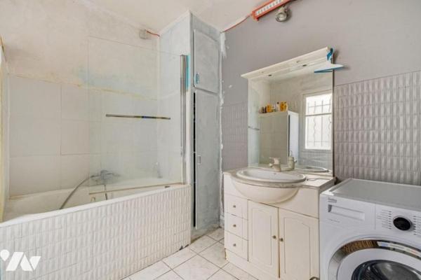  PARIS 8ème - rue de Miromesnil - Bel appartement sur balcon filant 9.45m² lumineux