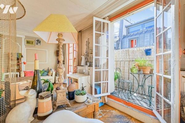  PARIS 8ème - rue de Miromesnil - Bel appartement sur balcon filant 9.45m² lumineux