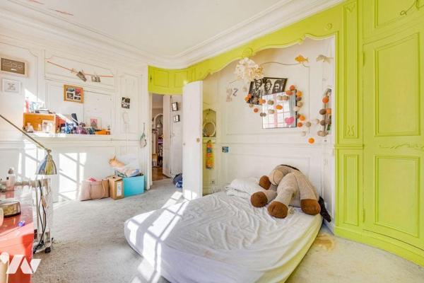  PARIS 8ème - rue de Miromesnil - Bel appartement sur balcon filant 9.45m² lumineux