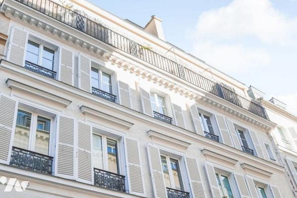  PARIS 8ème - rue de Miromesnil - Bel appartement sur balcon filant 9.45m² lumineux