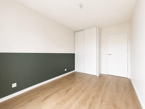 Saint-Ouen-sur-Seine (93400) En exclusivité, Rue des Rosiers – Résidence récente de standing, appartement traversant avec balcon et parking