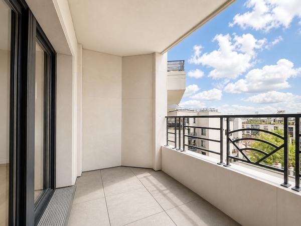 Saint-Ouen-sur-Seine (93400) En exclusivité, Rue des Rosiers – Résidence récente de standing, appartement traversant avec balcon et parking