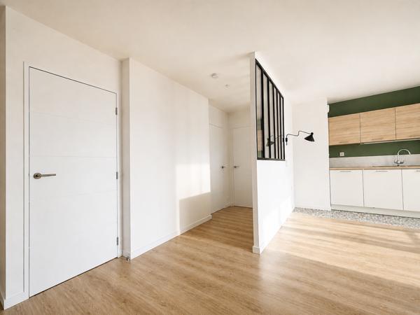 Saint-Ouen-sur-Seine (93400) En exclusivité, Rue des Rosiers – Résidence récente de standing, appartement traversant avec balcon et parking