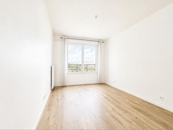 Saint-Ouen-sur-Seine (93400) En exclusivité, Rue des Rosiers – Résidence récente de standing, appartement traversant avec balcon et parking