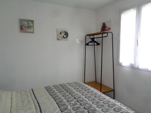 Maison à vendre 2 pièces OZILLAC (17) 2 pièces avec jardin privatif – Proche thermes de Jonzac