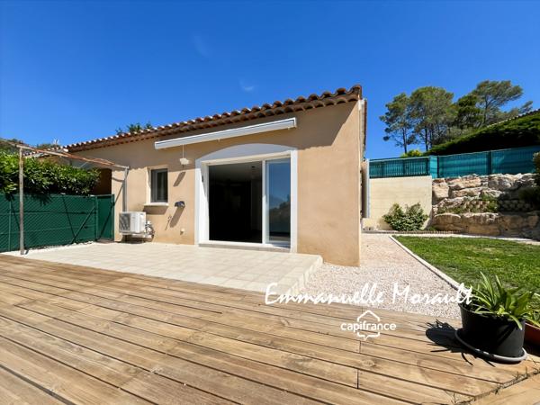 Mazet de 64 m2 - 3 pièces avec jardin - à vendre à BAGNOLS EN FORET (83)