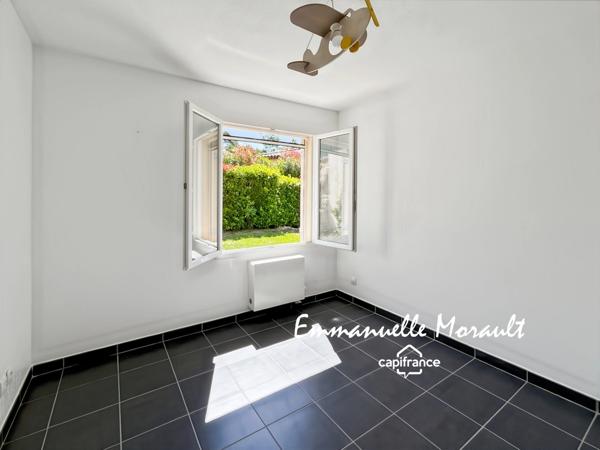 Mazet de 64 m2 - 3 pièces avec jardin - à vendre à BAGNOLS EN FORET (83)