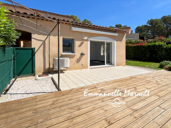 Mazet de 64 m2 - 3 pièces avec jardin - à vendre à BAGNOLS EN FORET (83)