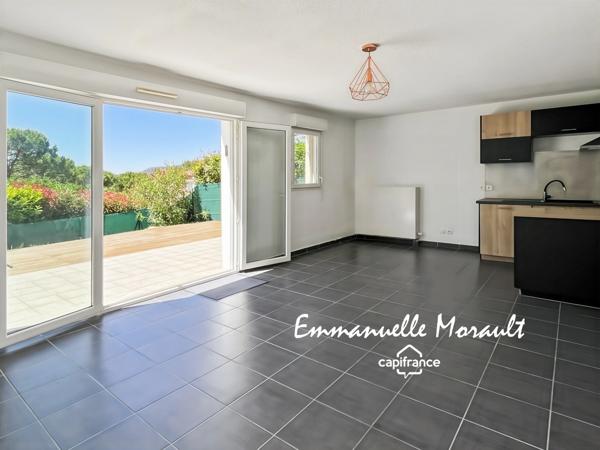 Mazet de 64 m2 - 3 pièces avec jardin - à vendre à BAGNOLS EN FORET (83)