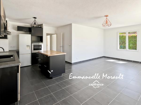 Mazet de 64 m2 - 3 pièces avec jardin - à vendre à BAGNOLS EN FORET (83)